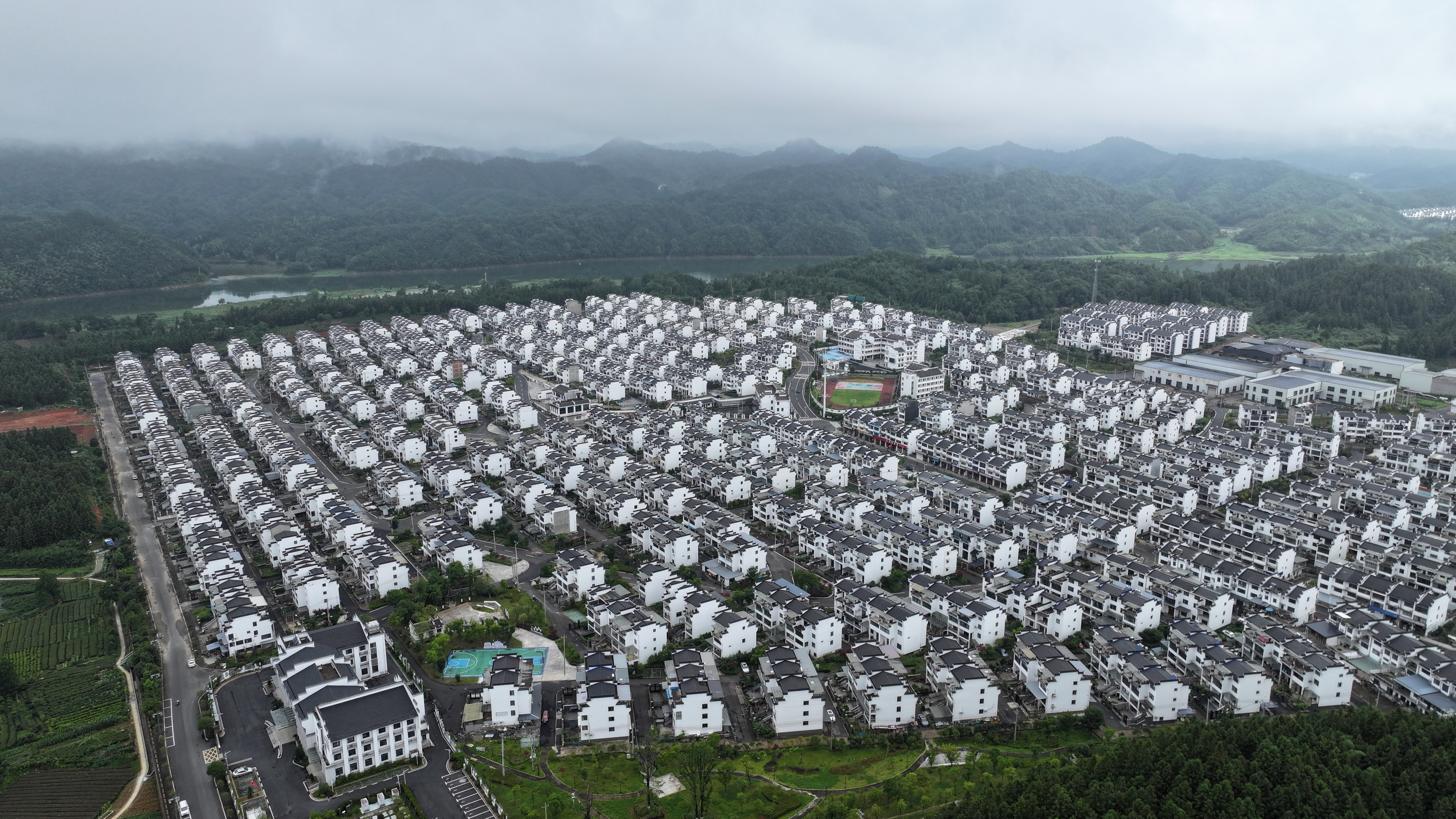 移民集鎮景如畫